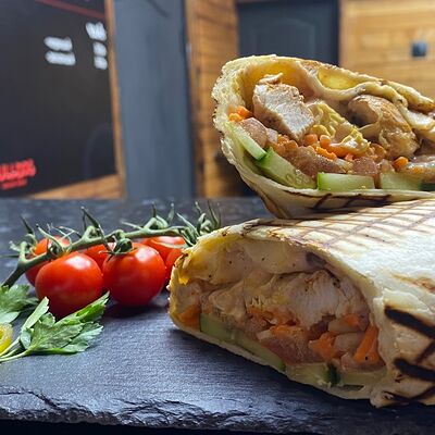 Шаурма Сырная со свининой в Bulldog по цене 299 ₽