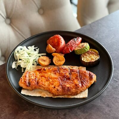 Филе индейки с овощами гриль в Chili по цене 650 ₽