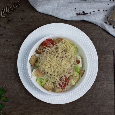 Салат Цезарь с курицей в Кафе Мон ШАЛЕ по цене 360 ₽