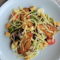 Цезарь с курицей в Аустерия