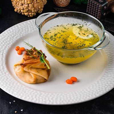 Куриный бульон с пастушковым мешочком в ШКВАРКИ по цене 10 р.