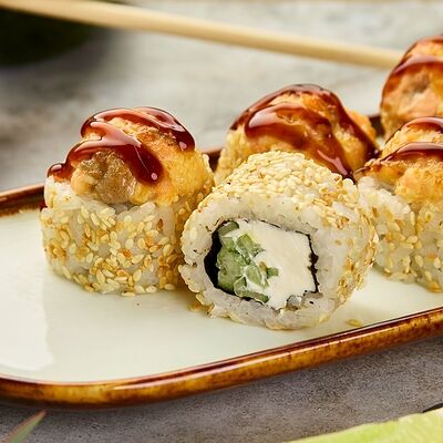 Запеченный с лососем в Sushist по цене 580 ₽