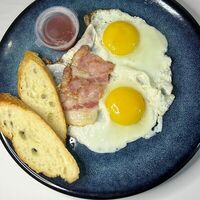 Яичница с беконом в Буффет- Котлета