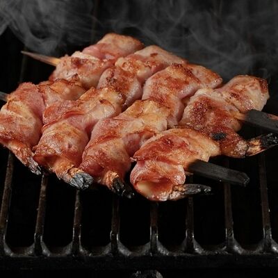 Тигровые креветки в беконе с сыром в Много Мяса по цене 799 ₽