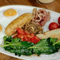 Большой мясной завтрак в More More