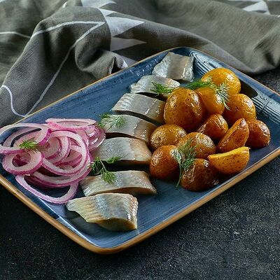 Сельдь с отварным картофелем в Двор Помидор по цене 420