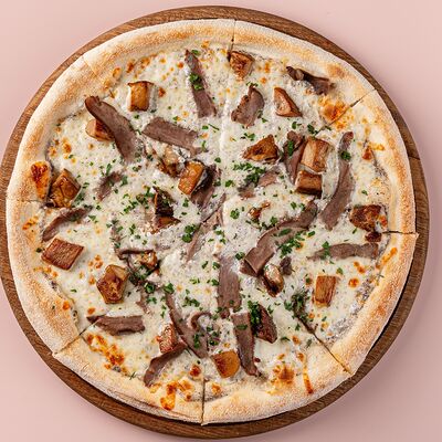 Пицца с копчёной уткой и грибами в Avgust13 по цене 1350 ₽