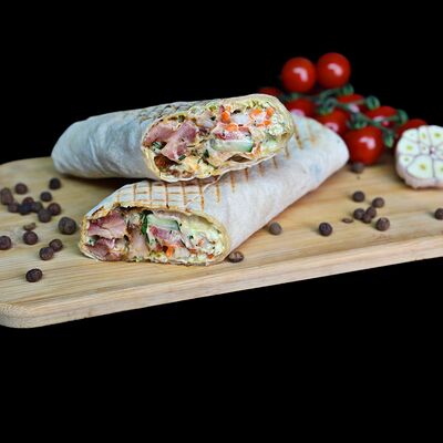 Большая шаурма с курицей в Grand шаурма по цене 460 ₽