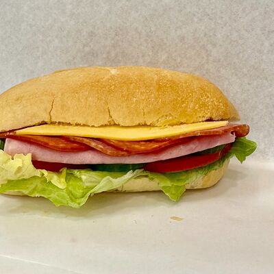 СэндвичБмт,10см. в Subway по цене 325 ₽