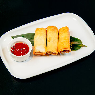Спринг-ролл с крабом в Mr. Lee по цене 2500 ₽