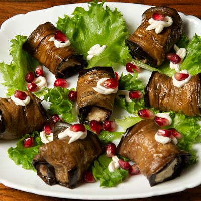 Рулетики из баклажан с грецким орехом в Хинкали-Дали по цене 420 ₽