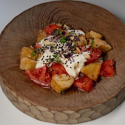 Салат с жареным баклажаном в Пекин по цене 790 ₽