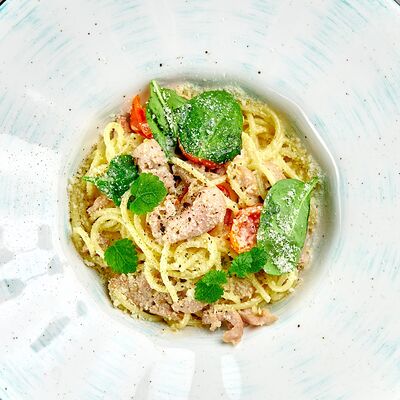 Спагетти с томатами черри и кроликом в сливочном соусе в Pivino по цене 550