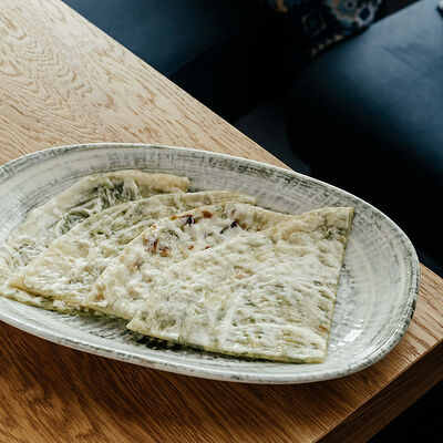 Хычин с зеленью и сыром в Бурка по цене 370 ₽