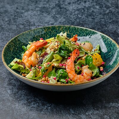 Салат с креветками и манго в Mesto Sushi & Grill по цене 680
