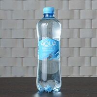 Вода Aqua Minerale в Mon Cafe