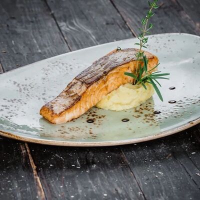 Запеченный карельский лосось в Люблин по цене 1279 ₽