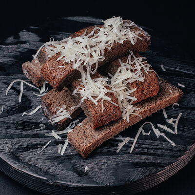 Чесночные гренки в BBS Kitchen по цене 419 ₽