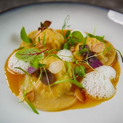 Равиоли с лососем и сыром в Wine Religion по цене 540 ₽