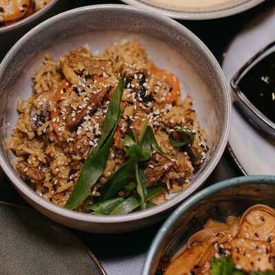 Рис с грибами в Вок&Вафля по цене 540 ₽