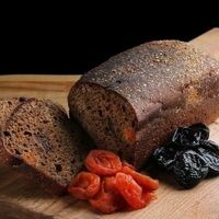 Ржаной Курага и чернослив в Траттория для друзей