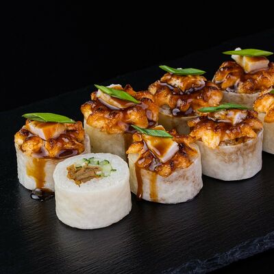 Лава с курицей в СушиТаяки по цене 882 ₽