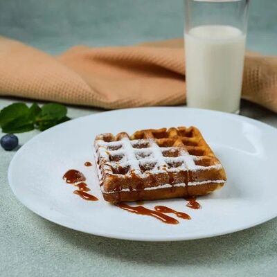 Вафля венская с карамельным соусом в Park cafe по цене 220 ₽