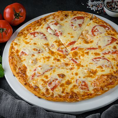 Пицца маргарита в Ресторан Воробьёвы Горы PREMIUM по цене 874 ₽