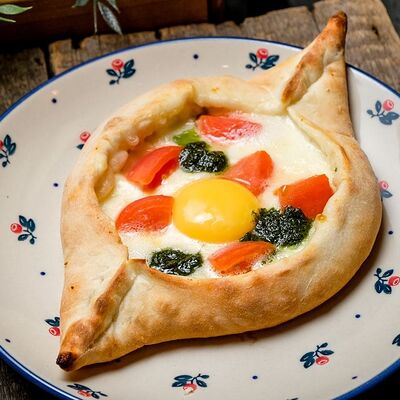 Аджарули с томатами и моцареллой в Ресторан-сыроварня Брынза по цене 475