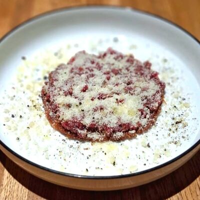 Тартар из говядины и хашбраун в Tony Pizzoni по цене 1282 ₽