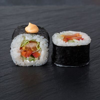 Овощной ролл с соусом Гома в Sushi house по цене 370 ₽