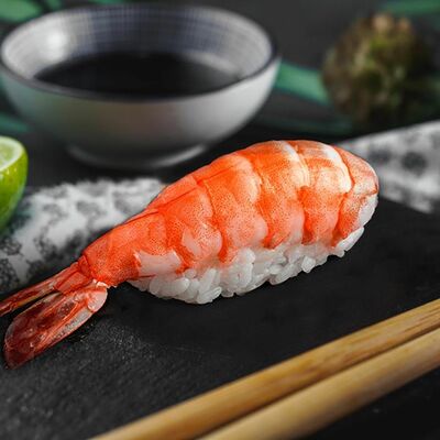 Классические с креветкой в Maki Family по цене 129