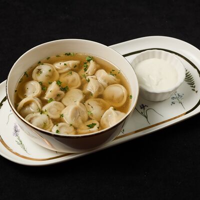 Домашние пельмени со сметаной в Duran по цене 590 ₽