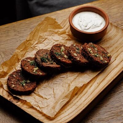 Гренки с копченым соусомв Кочевники by Трикони по цене 485 ₽