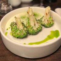 Брокколи с соусом чимичурри в Le Grill