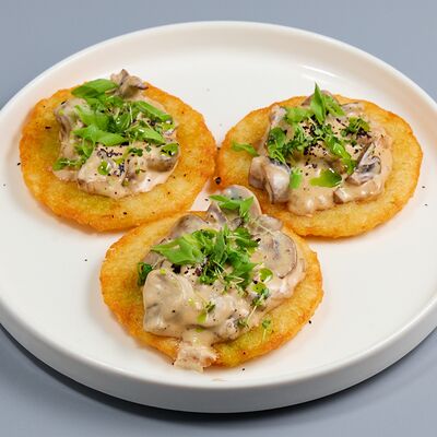 Драники с грибным соусом в Stella Lounge по цене 29 р.