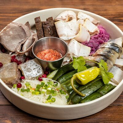 Сет закусок под настойки в Трактир Колесо по цене 1298 ₽