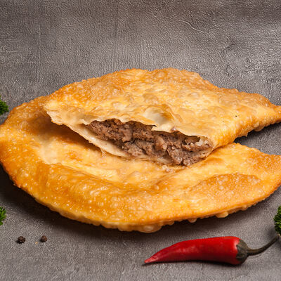 Чебурек классический в Крымские чебуреки по цене 250 ₽