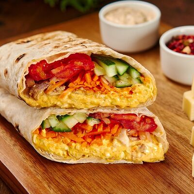 Донер сырный с дор блю, моцареллой и чеддером в Gyros Grill по цене 399 ₽