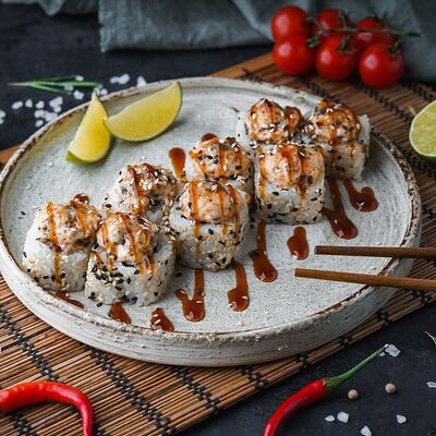 Ролл Салмон Hot в SUSHIBOX по цене 389