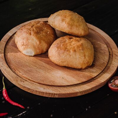 Хлеб (булочка) в Юность по цене 20 ₽