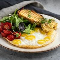 Яичница из дюжины перепелиных яиц в Кэрри