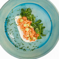 Тартар из лосося в DuderHoff