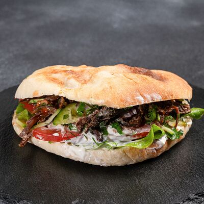 Турецкая булка с говядиной в Булки & Колбаски по цене 620 ₽