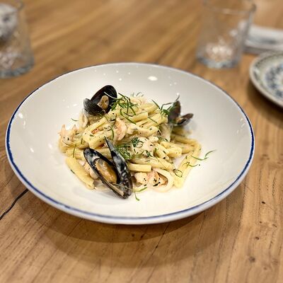 Паста с морепродуктами в Разжигатели по цене 990 ₽