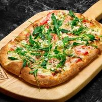 Руккола, крем-сыр и каперсы в GORDOST