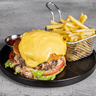 Сырный бургер В ус не дул в Раковарня на Пятницкой по цене 1430 ₽