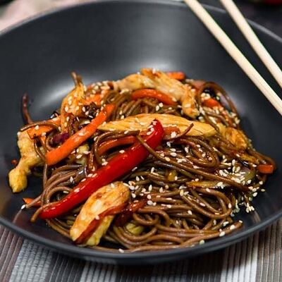 Соба с курицей в Престо по цене 490 ₽