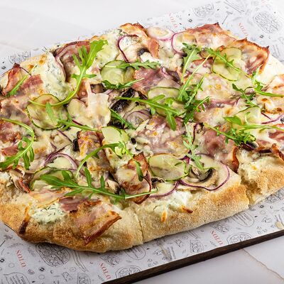 Римская пицца Карбонара в Solo Street Food по цене 599 ₽