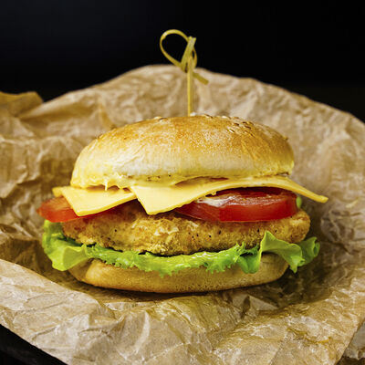 Чикенбургер в Baker Kebab по цене 285 ₽